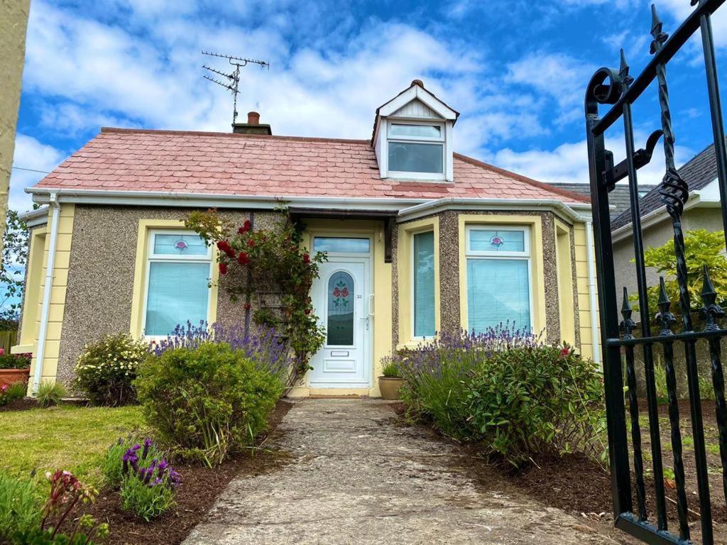 Rose Cottage: Delightful 4 Bedroom Detached Home Portrush Esterno foto