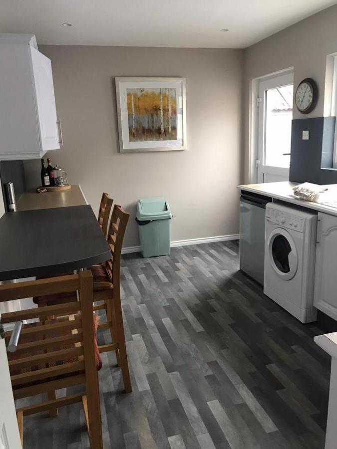 Rose Cottage: Delightful 4 Bedroom Detached Home Portrush Esterno foto